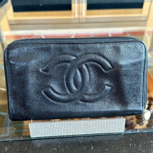 CHANEL Handbags - VINTAGE CHANEL BLACK LONG BLACK ZIPPERED WALLET